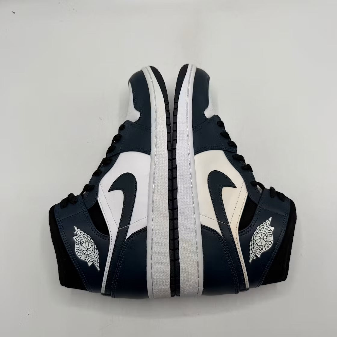 Air Jordan 1 Mid Armory Navy