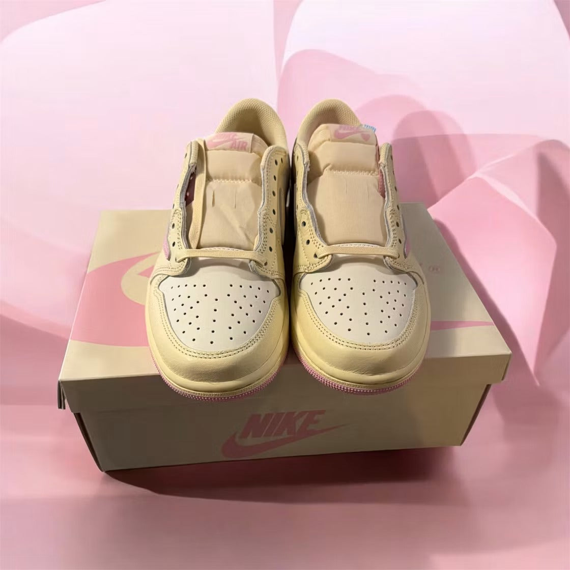 Air Jordan 1 Retro Low OG SP Travis Scott Shy Pink