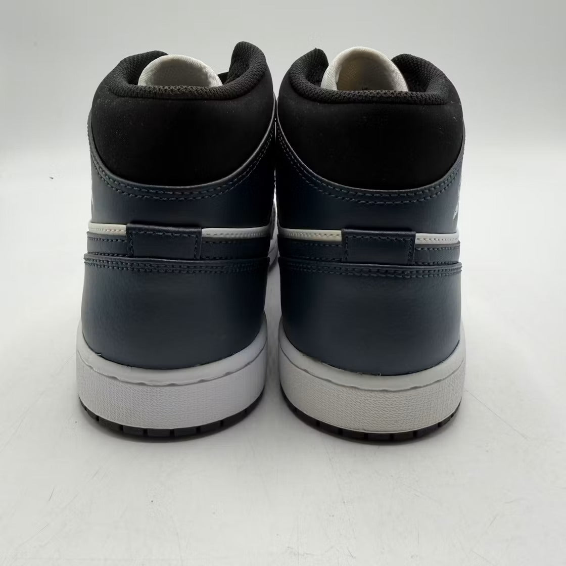 Air Jordan 1 Mid Armory Navy