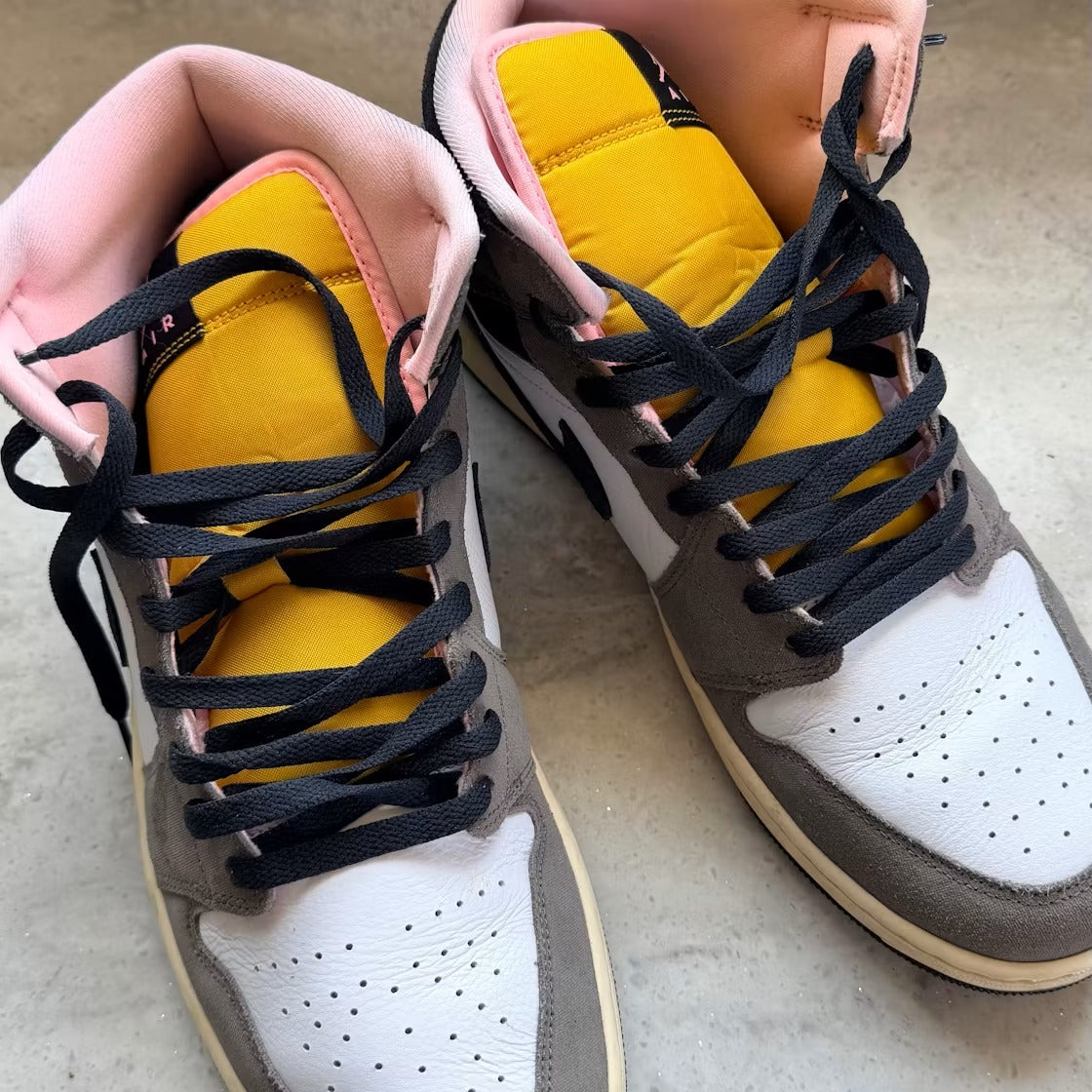 Air Jordan 1 Mid SE White Cave Stone