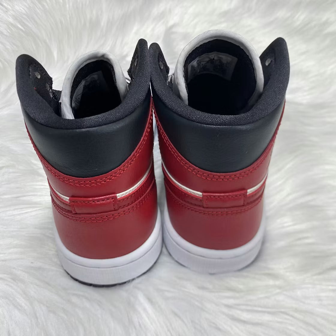 Air Jordan 1 Mid Gym Red Off Noir (Women's)