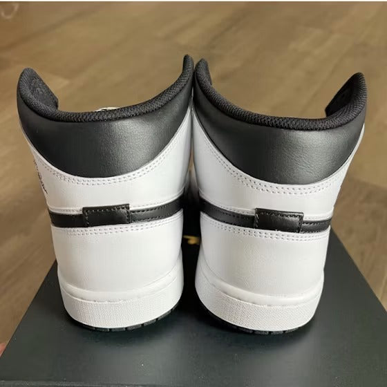 Air Jordan 1 Mid Reverse Panda