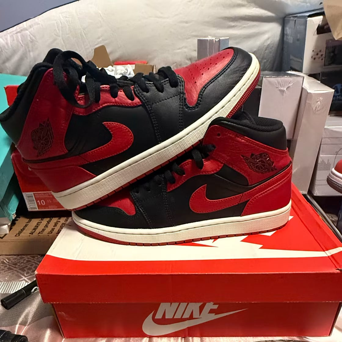 Air Jordan 1 Mid Banned (2020)