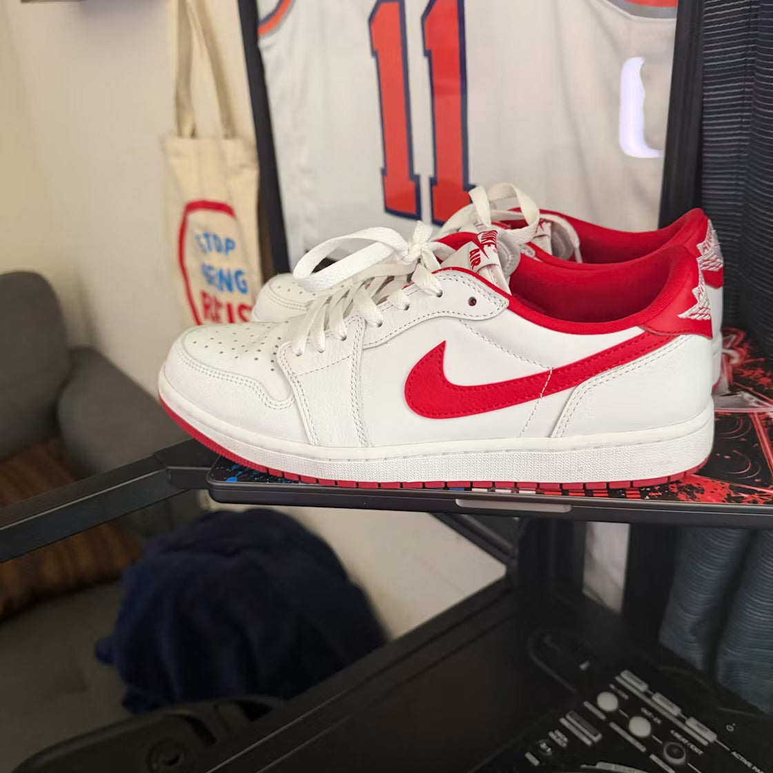 Air Jordan 1 Retro Low OG University Red
