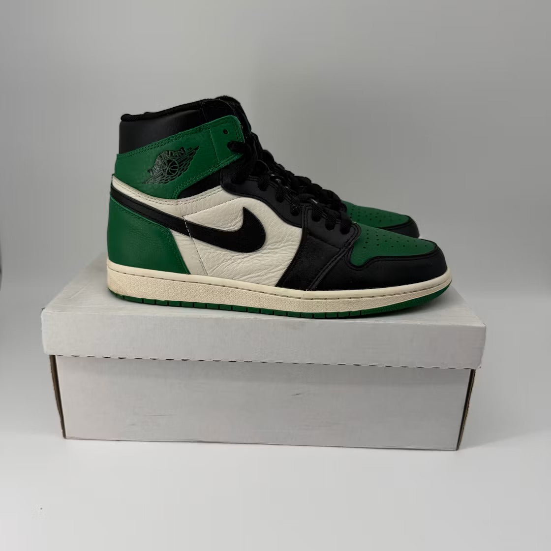 Air Jordan 1 Retro High Pine Green