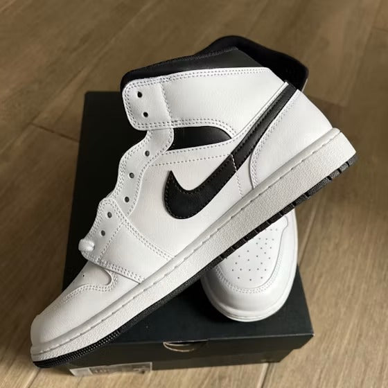 Air Jordan 1 Mid Reverse Panda
