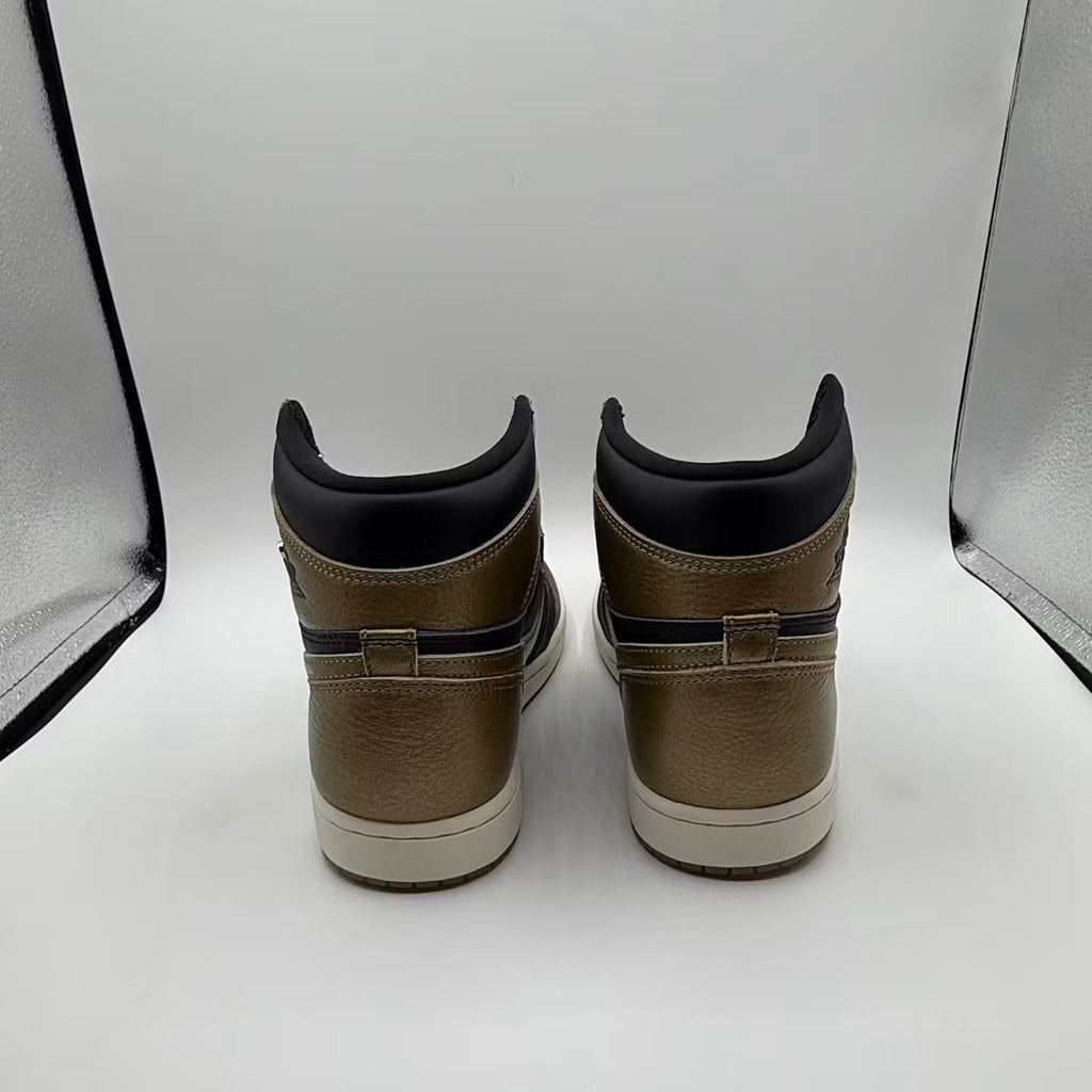 Air Jordan 1 Retro High OG Black Metallic Gold